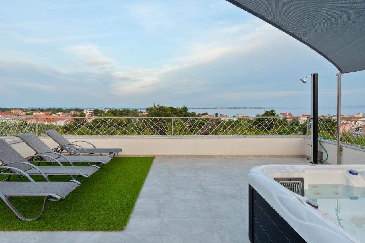 Number One Apartments Vir Exterior photo